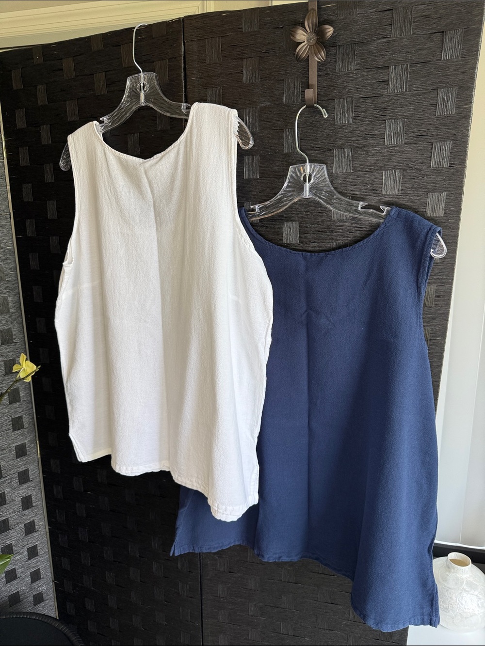 Women’s 💯 Pre-shrunk cotton sleeveless shirts.  Tank tops.  COTTONSEED.  Size XL - Picture 4 of 5